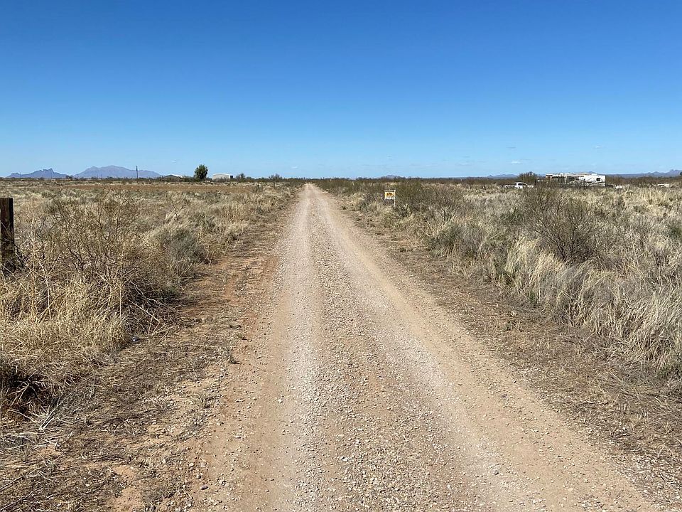 2nd image of 8102 N Razorback Rd