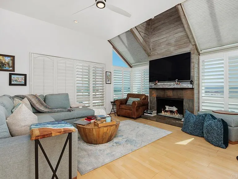 307 Longden Ln — Photo 8