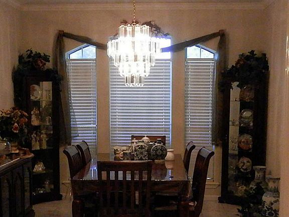 4th image of 3912 Kilkenny Dr