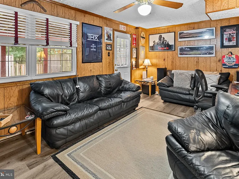 8113 Loving Forest Ct — Photo 37