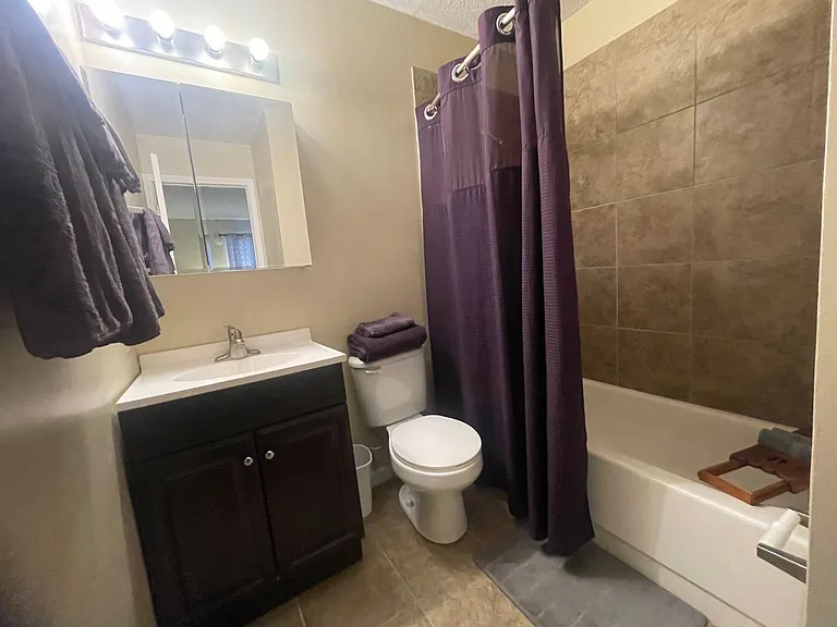 The New Meridian Apartments — Photo 4