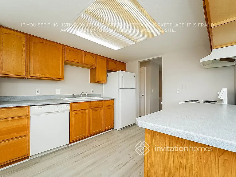 647 S 6th Ave — Photo 6