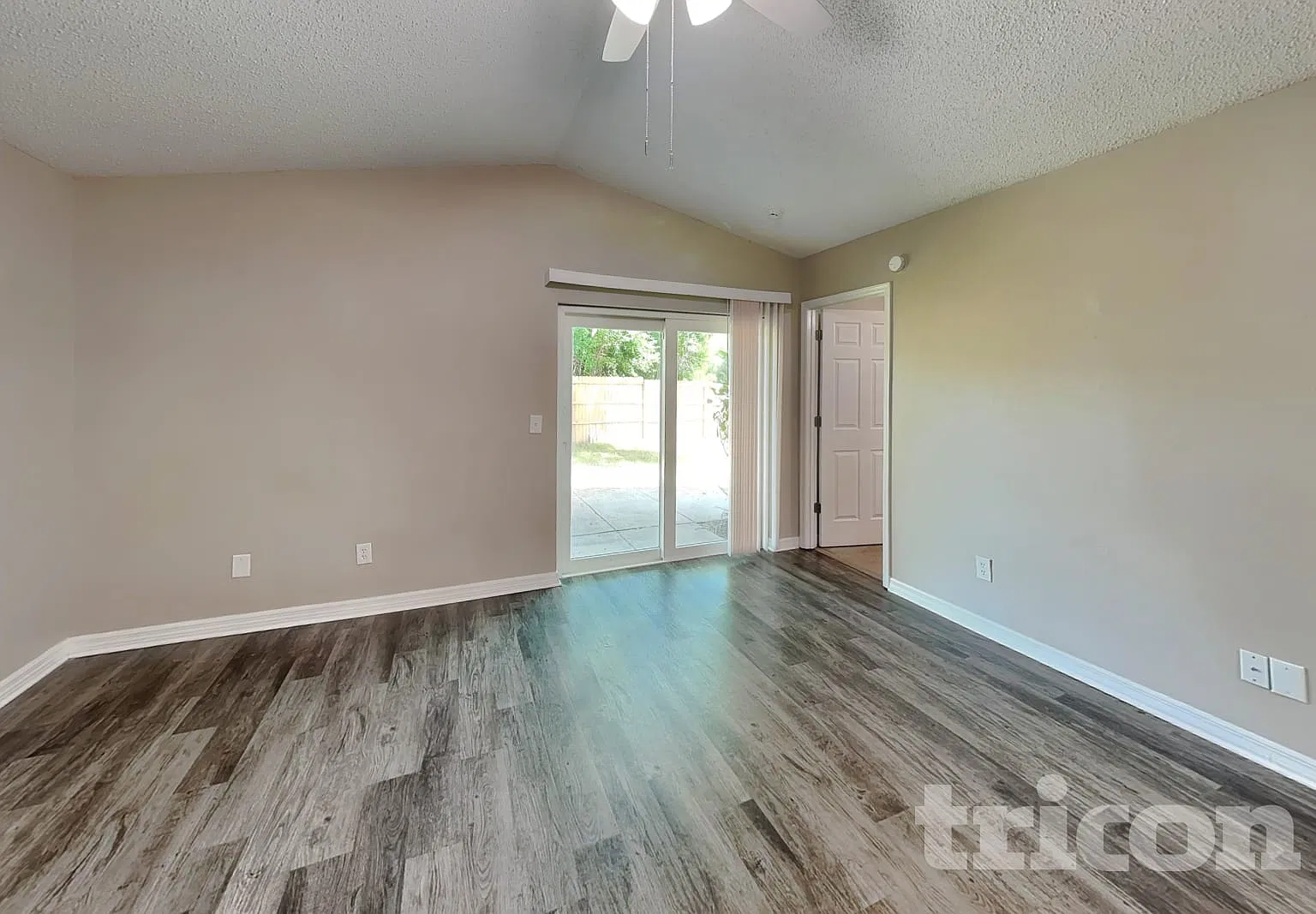 947 Sandywood Dr Brandon FL — Photo 2