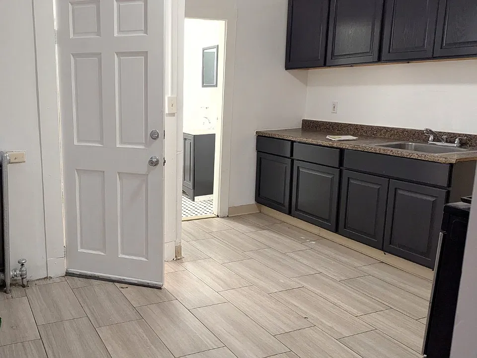 118 Massasoit St #116