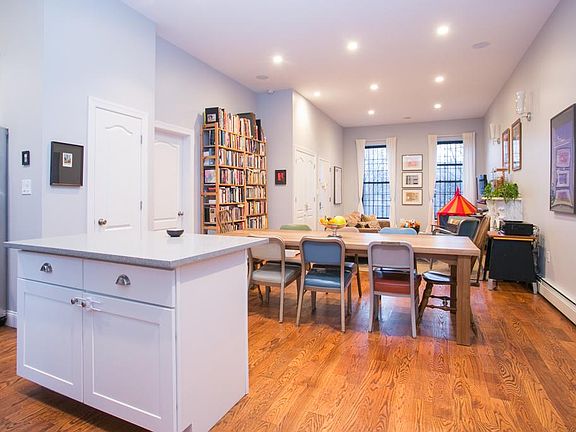 3rd image of 525 Gates Ave APT 1