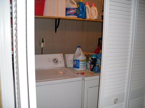 3rd image of 2550 Huntington Dr #9