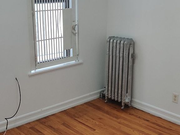 4th image of 3694 Broadway #D4
