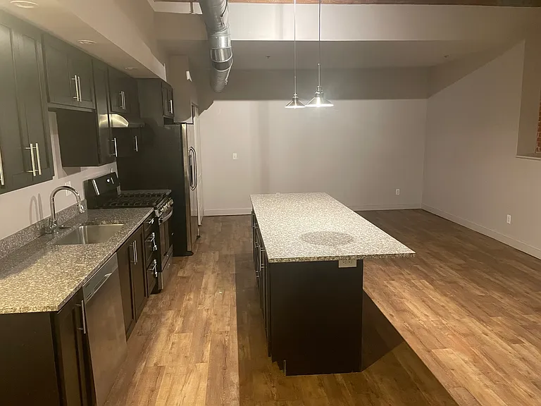 535 Roosevelt Ave #108 — Photo 6