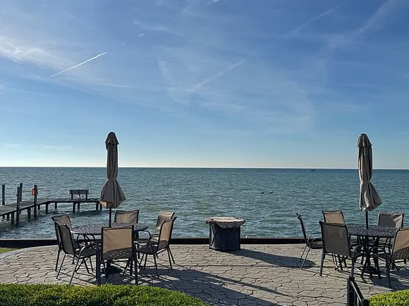 33336 Jefferson Ave, Saint Clair Shores, MI 48082