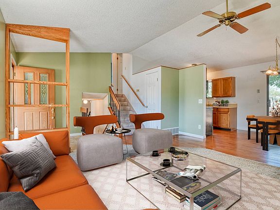 5th image of 7636 Bell Dr