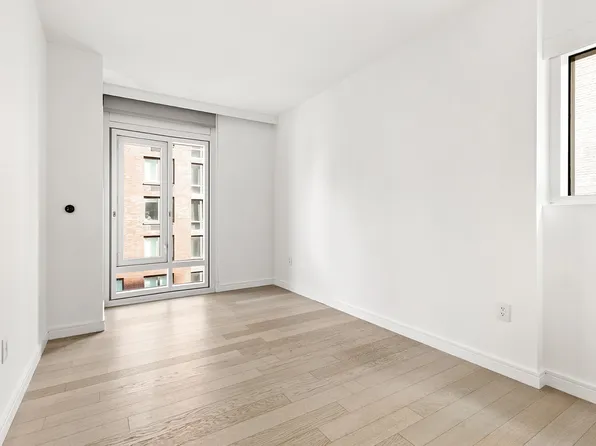 555 West 43rd Street image 11 of 15