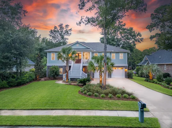 8807 E Fairway Woods Cir, North Charleston, SC 29420