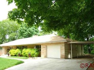 148 W Glencrest Dr, Mankato, MN 56001