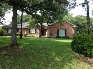 106 Santee Dr, Lake Kiowa, TX 76240