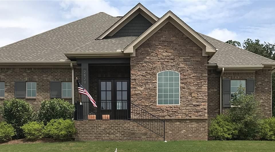2nd image of 2820 Talon Cir NE
