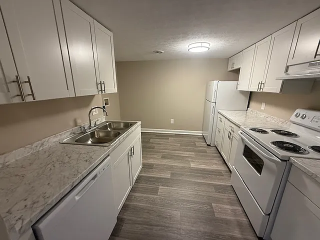 Continent French Quarter Apt — Photo 97