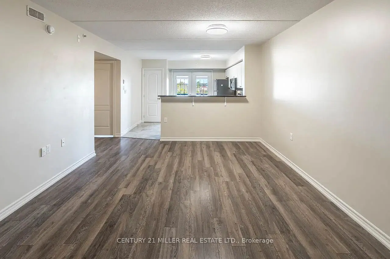 1460 Main St E — Photo 4