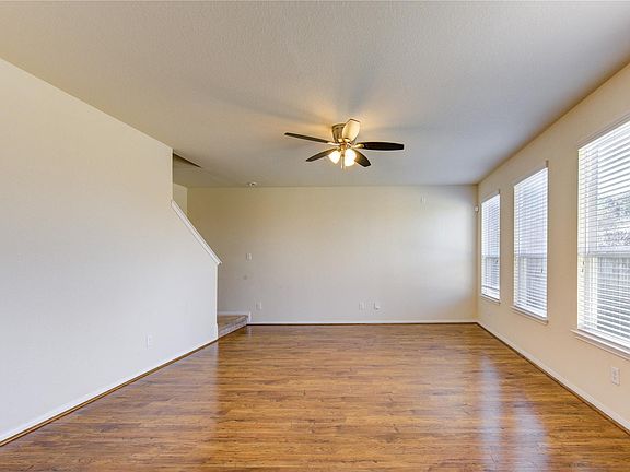 2nd image of 10907 Woodland Leaf Ln