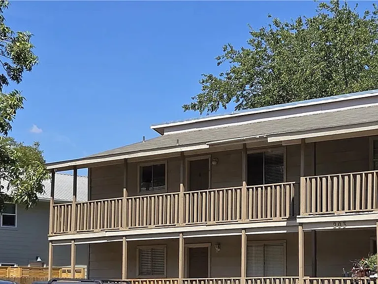 203 S Mitchell St #4 — Photo 1
