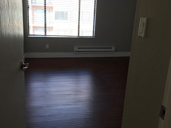 2nd image of 885 Franklin St
