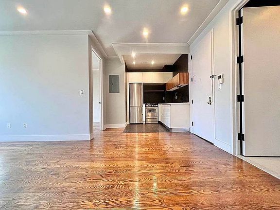 5th image of 62 E 21st St #1L