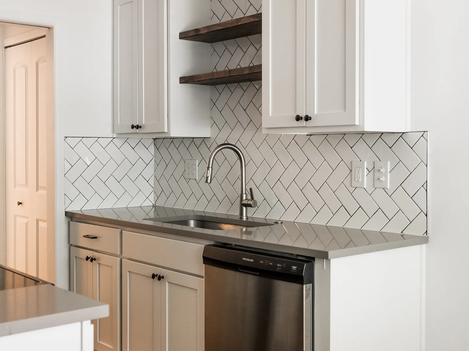 1 bed, 630 sqft, $1,425 — Photo 3