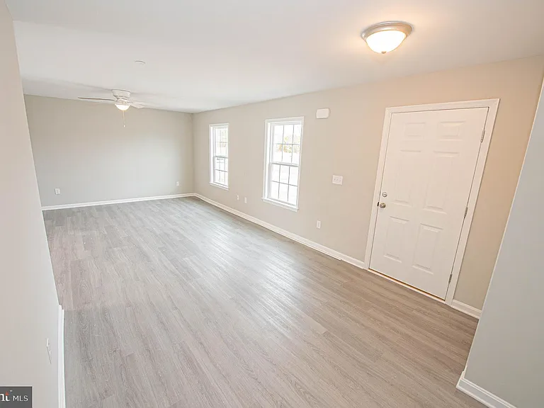 242 Morgans Ct — Photo 33
