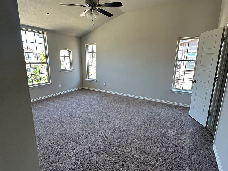3133 Solana Cir #3133 — Photo 8