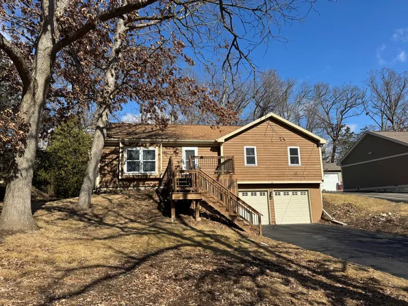 1009 Valley Ave, McHenry, IL 60051