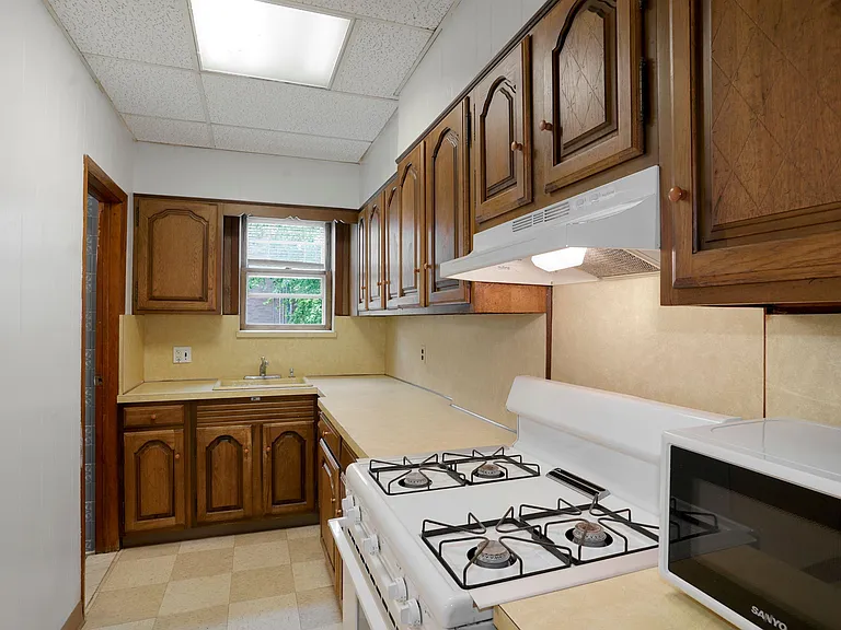 66 Sussex St #2 — Photo 6