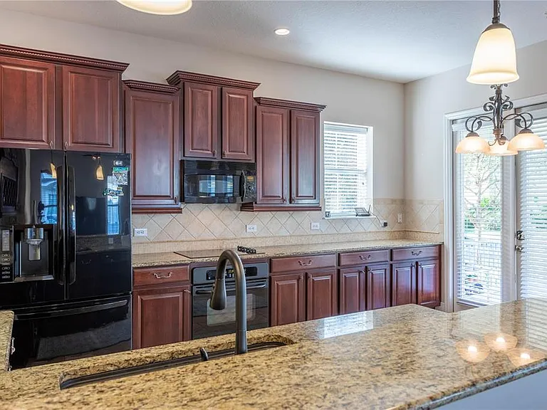 1608 Hanks Ave — Photo 18