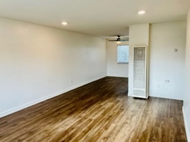 321 Hillside Ter — Photo 10