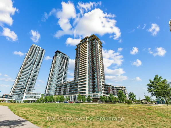 15 Water Walk Dr #711, Markham, ON L6G 0G2