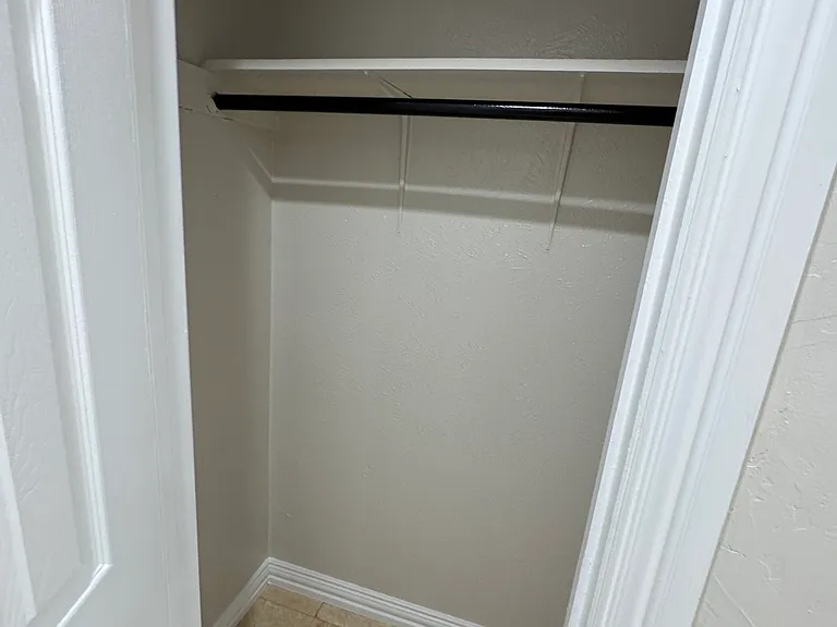 1705 Hawthorne Ln — Photo 21