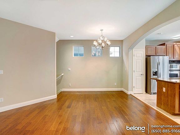 5th image of 3008 Mary Helen Ln