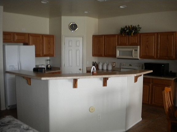 4th image of 14950 W Dahlia Dr
