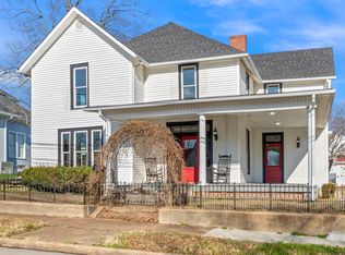 301 W College St, Dickson, TN 37055