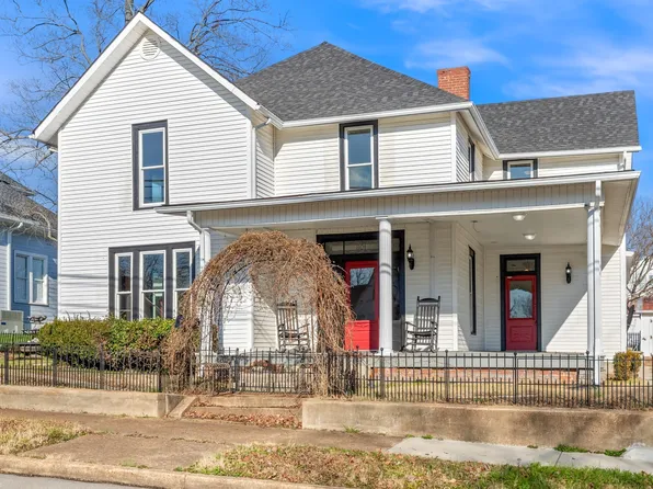 301 W College St, Dickson, TN 37055