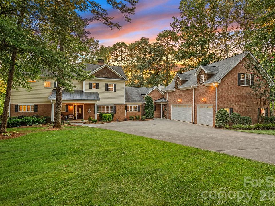 1st image of 385 Sundown Rd