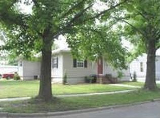 301 N 19th St, Herrin, IL 62948
