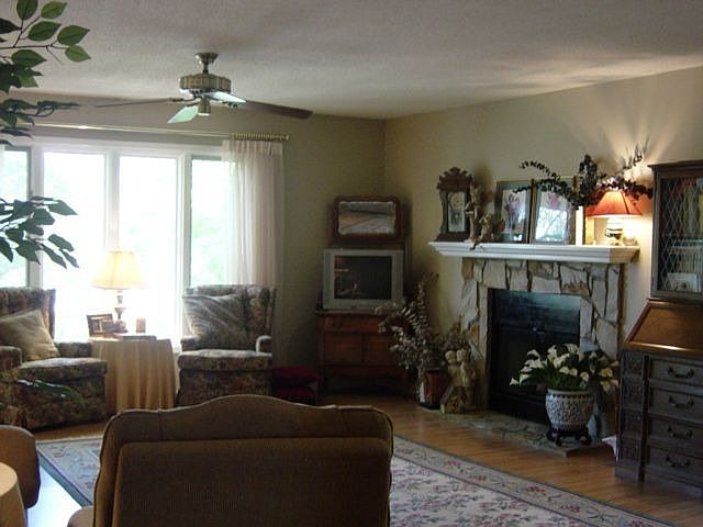 1st image of 908 Northlake Dr