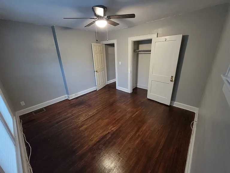 1138-1140 Wilson Ave — Photo 18