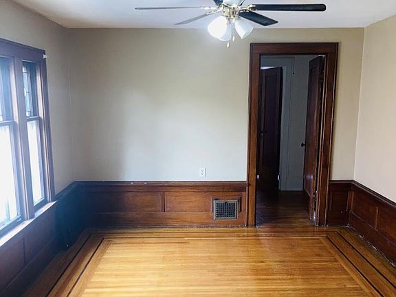 4th image of 116 Melrose St #1