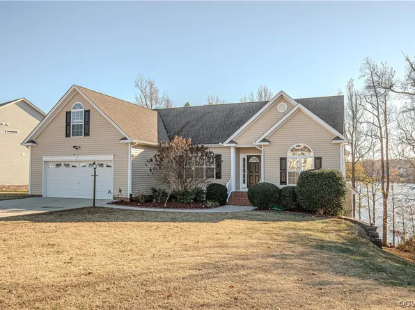 22241 Jordan Heights Dr, North Dinwiddie, VA 23803