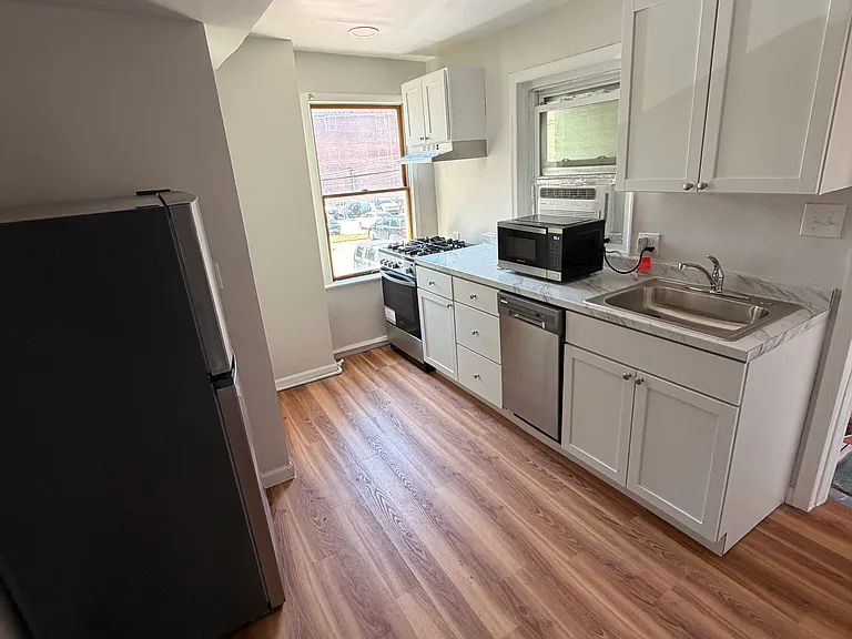 1018 King St #1 — Photo 2