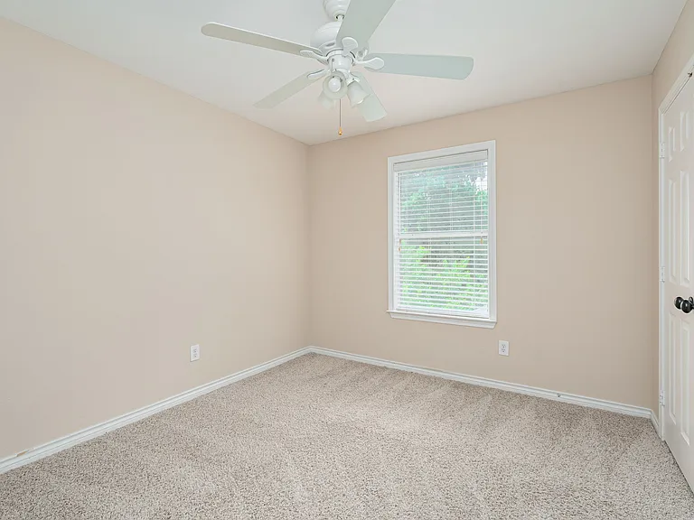 11152 Seguin Dr — Photo 17
