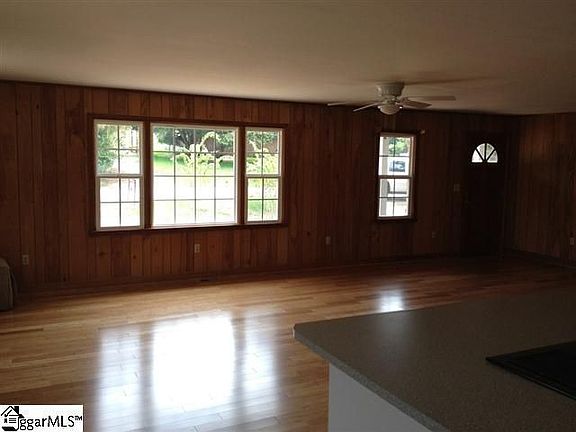 3rd image of 10 Malone St