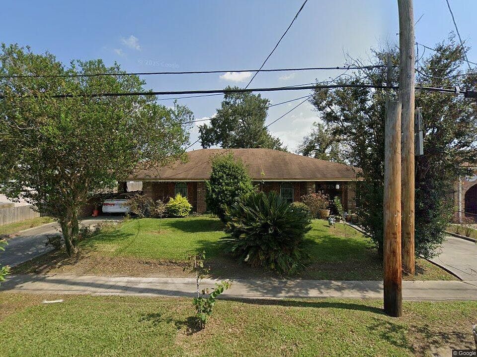 1st image of 415 Cohen St
