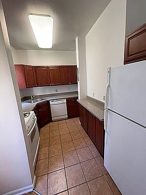 4th image of 529 E 85th St APT 3E