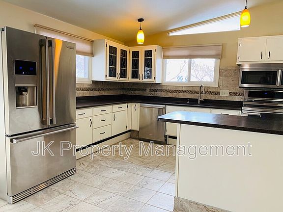 5th image of 1000 Carlos Dr